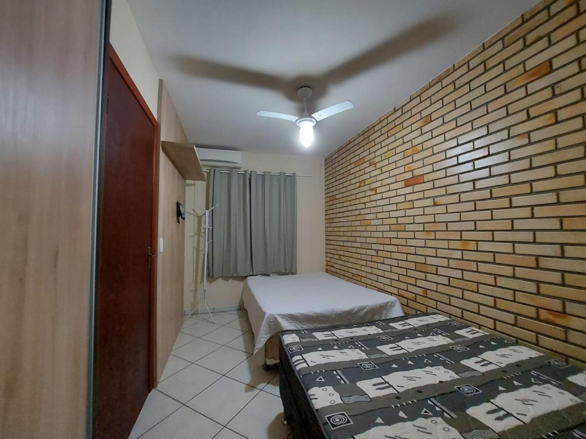 Apartamento 12 - Bombinhas - 200 Metros Da Praia Eksteriør billede