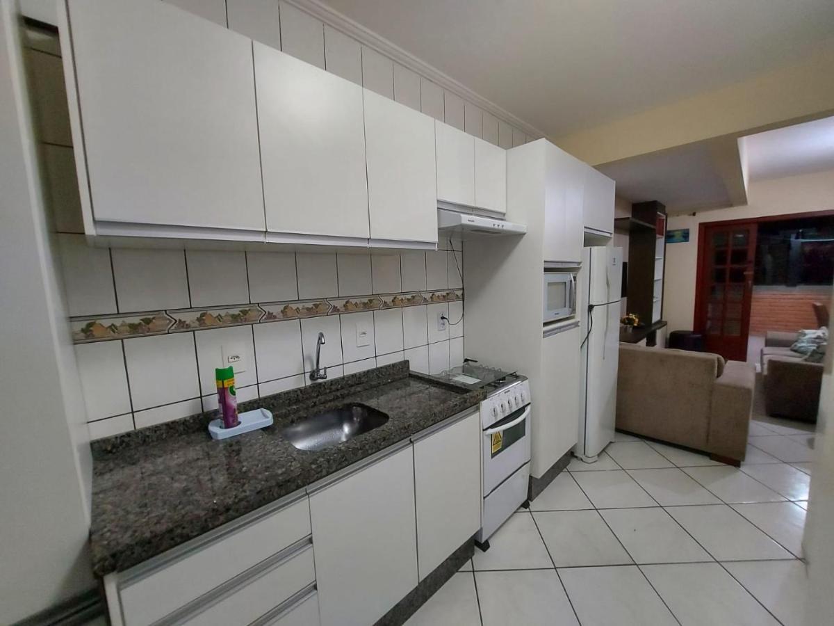 Apartamento 12 - Bombinhas - 200 Metros Da Praia Eksteriør billede