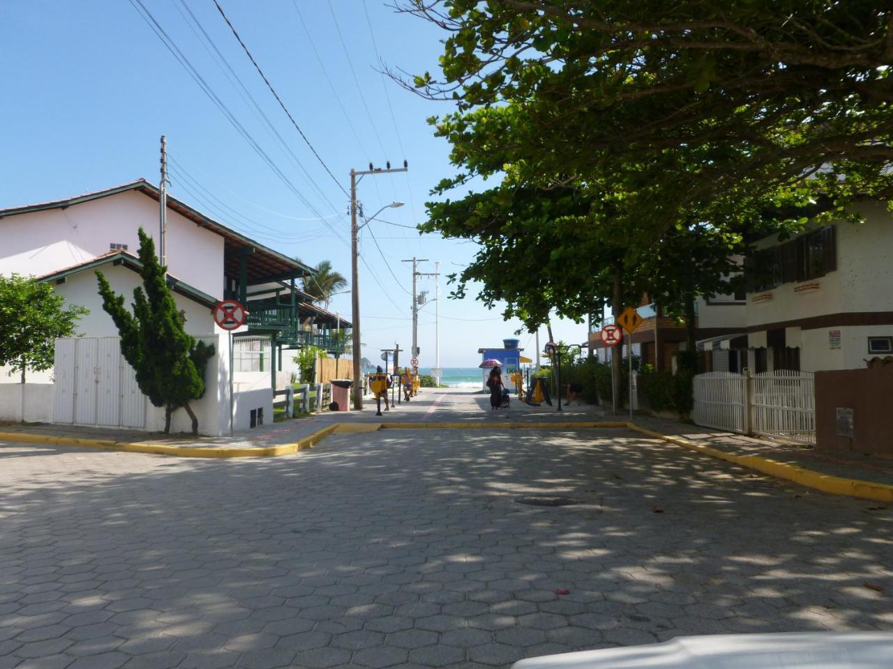 Apartamento 12 - Bombinhas - 200 Metros Da Praia Eksteriør billede